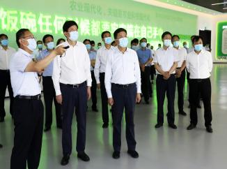 许昌党政考察团赴新乡考察学习 史根治刘涛等参加 李卫东等陪同